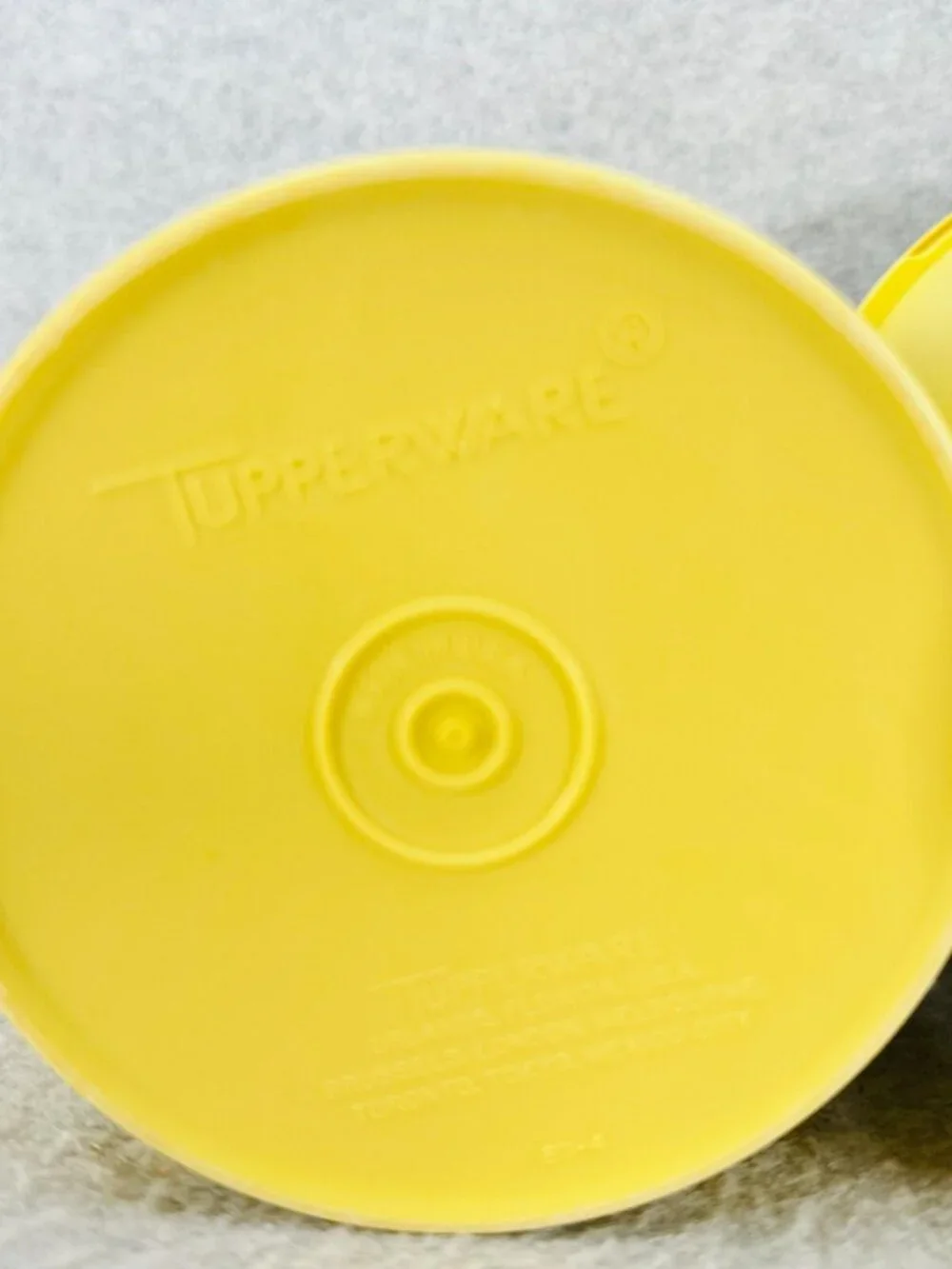 Tupperware Canisters w Lids Lot of 2 Vintage Yellow 811-4 809-6 Plastic Storage